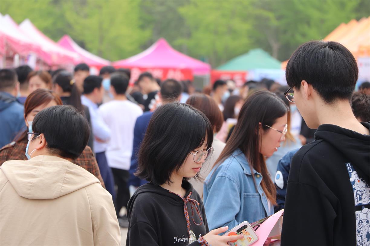 齐鲁人才：淄博职业学院2021届毕业生春季供需见面会成功举办