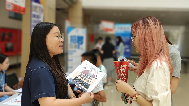 齐鲁人才：就选高新·2021济南高新区专场招聘会暨山东女子学院线下校园招聘会成功举办