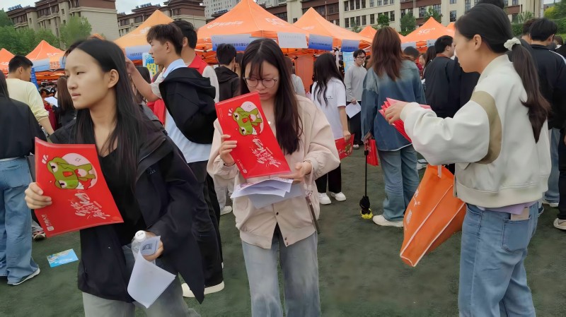 齐鲁人才："职汇山电 启航未来"山东电子职业技术学院2025年春季校园招聘会圆满落幕！