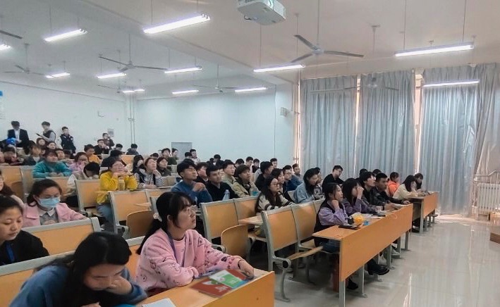 齐鲁人才网-齐鲁工业大学菏泽校区讲座2