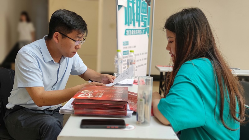 齐鲁人才网:就选高新·2021济南高新区专场招聘会暨山东女子学院线下校园招聘会成功举办