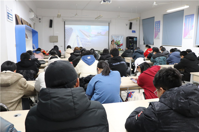 齐鲁人才网:齐鲁人才研究院刘晓君女士受邀于山东建筑大学计算机与技术学院做《职业生涯规划探索》分享