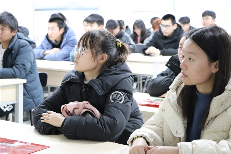 齐鲁人才网:齐鲁人才研究院刘晓君女士受邀于山东建筑大学计算机与技术学院做《职业生涯规划探索》分享