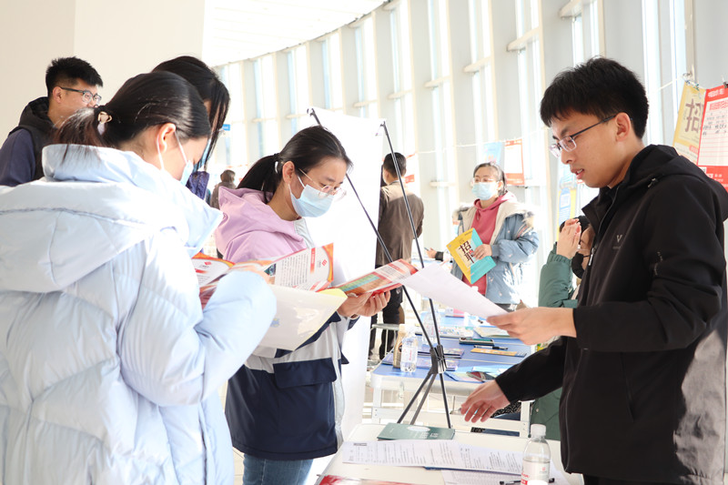 齐鲁人才网:“就选山东”中国石油大学（华东）冬季专场招聘会成功举办！