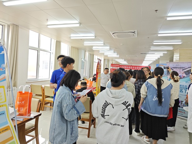 齐鲁人才网:山东劳动职业技术学院人资专业2025届实习就业双选会成功举办！