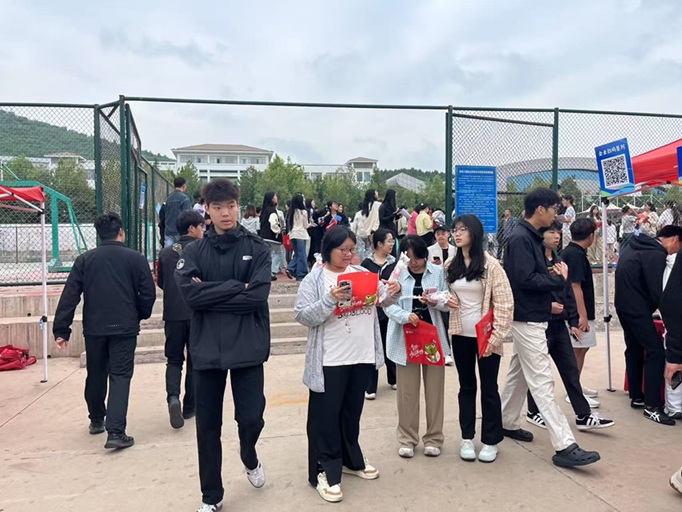 齐鲁人才网:潍坊工程职业学院成功举办“职通未来·筑梦启航”2025年校园双选会