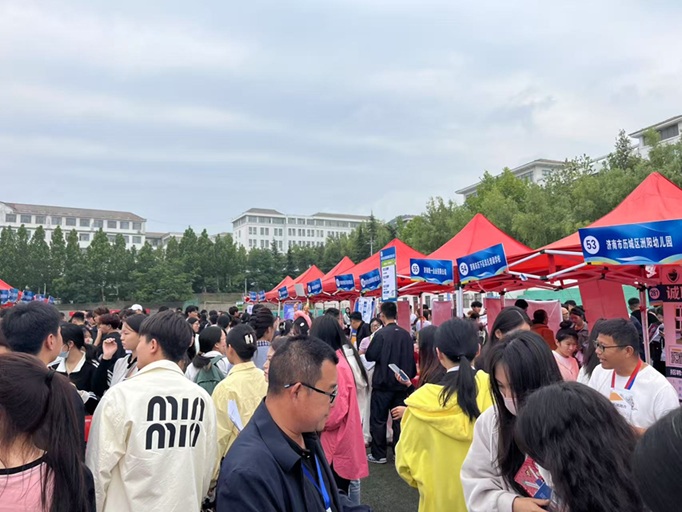 齐鲁人才网:潍坊工程职业学院成功举办“职通未来·筑梦启航”2025年校园双选会
