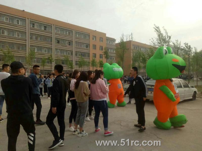 4月21日，东营职业学院2018届春季毕业生双选会火爆进行中……