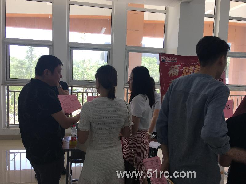 6月7日，山东旅游职业学院校园招聘会火热进行中……