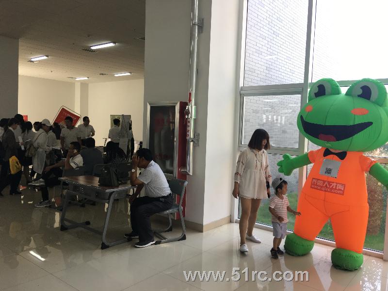 6月7日，山东旅游职业学院校园招聘会火热进行中……