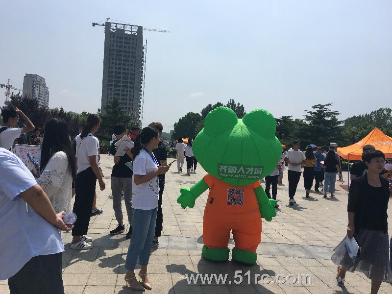 6月14日，泰山职业技术学院实习生专场招聘会火热进行中……