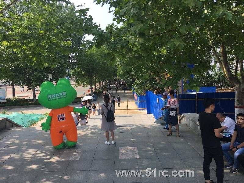 6月14日，泰山职业技术学院实习生专场招聘会火热进行中……