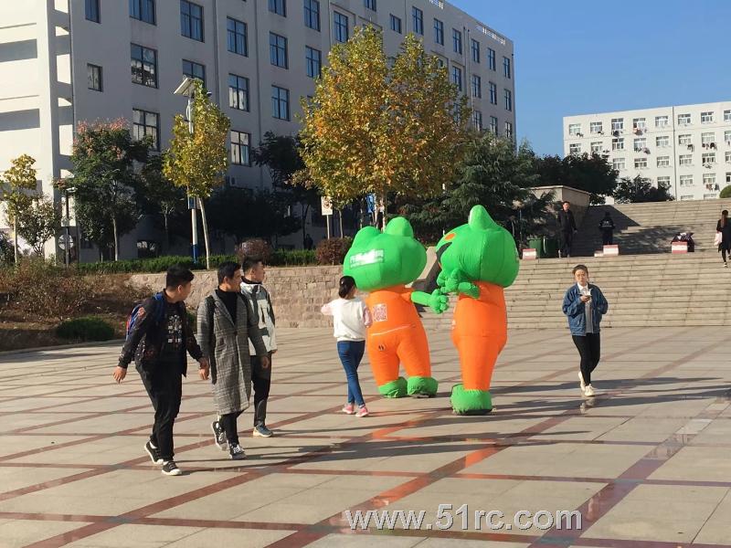 青岛工学院2018年秋季校园双选会正在进行中