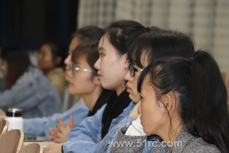 《定位现在 掌控未来》——齐鲁人才研究院李召华女士走进山东管理学院