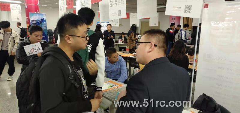 10月11日，山东科技大学“齐鲁人才网”专场招聘会火爆开启！