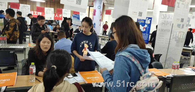 10月11日，山东科技大学“齐鲁人才网”专场招聘会火爆开启！