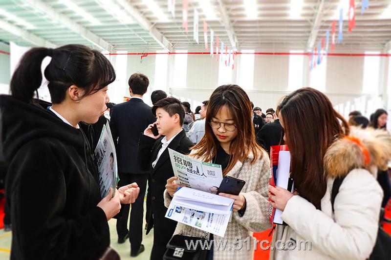 烟台大学文经学院2020届毕业生秋季校园招聘会举行中